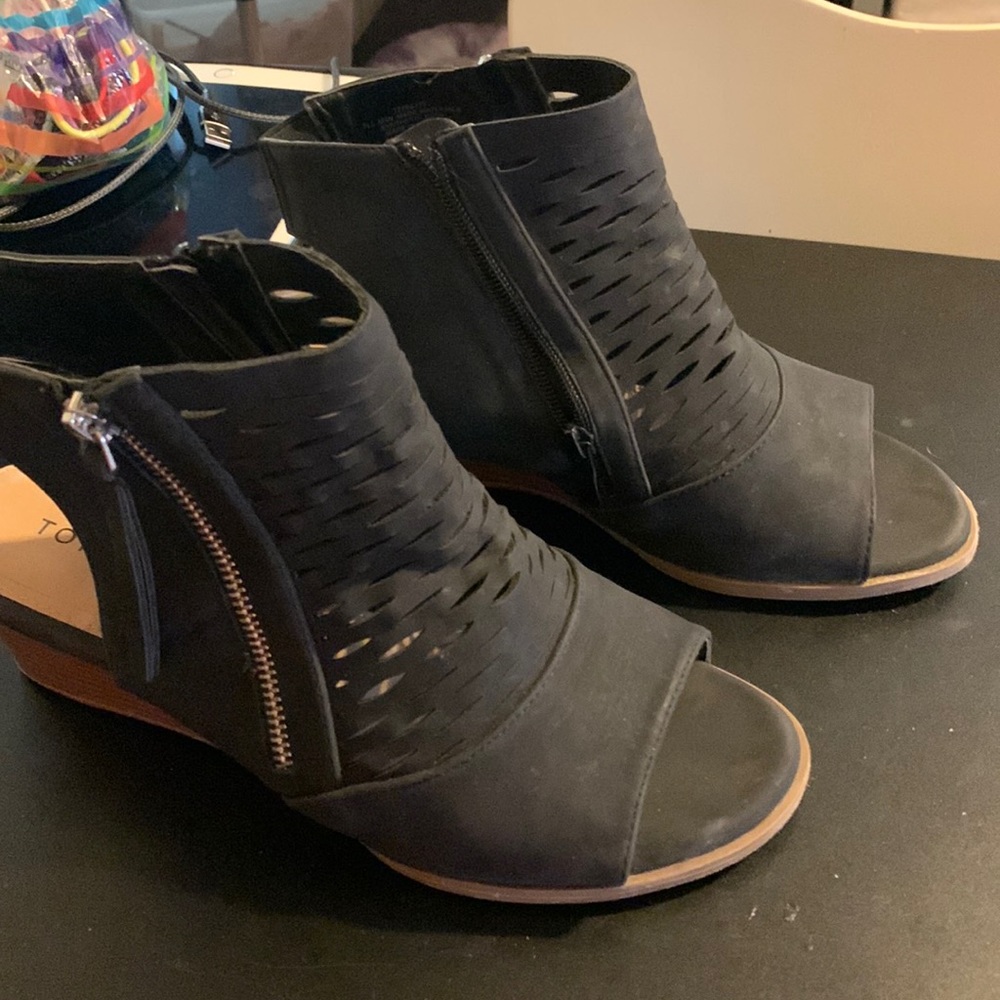 Torrid wedge peep toe booties size 10W